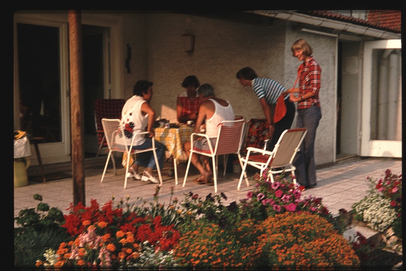18.Regensburg jul 1977 Rino,Ilse,Mama,Brigitte,Marion.JPG